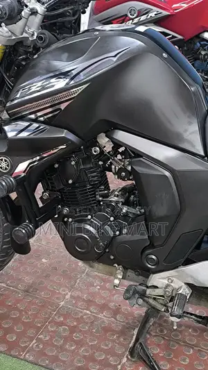 ইয়ামাহা এফজেড৬ ২০২৪ ব্ল্যাক