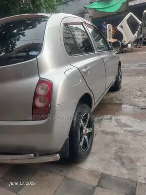 Nissan March ২০০৫ সিলভার