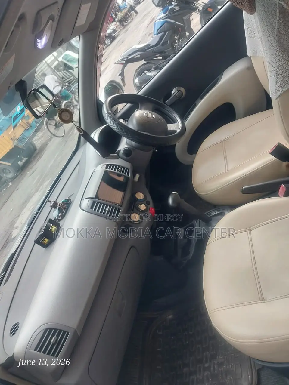 Nissan March ২০০৫ সিলভার