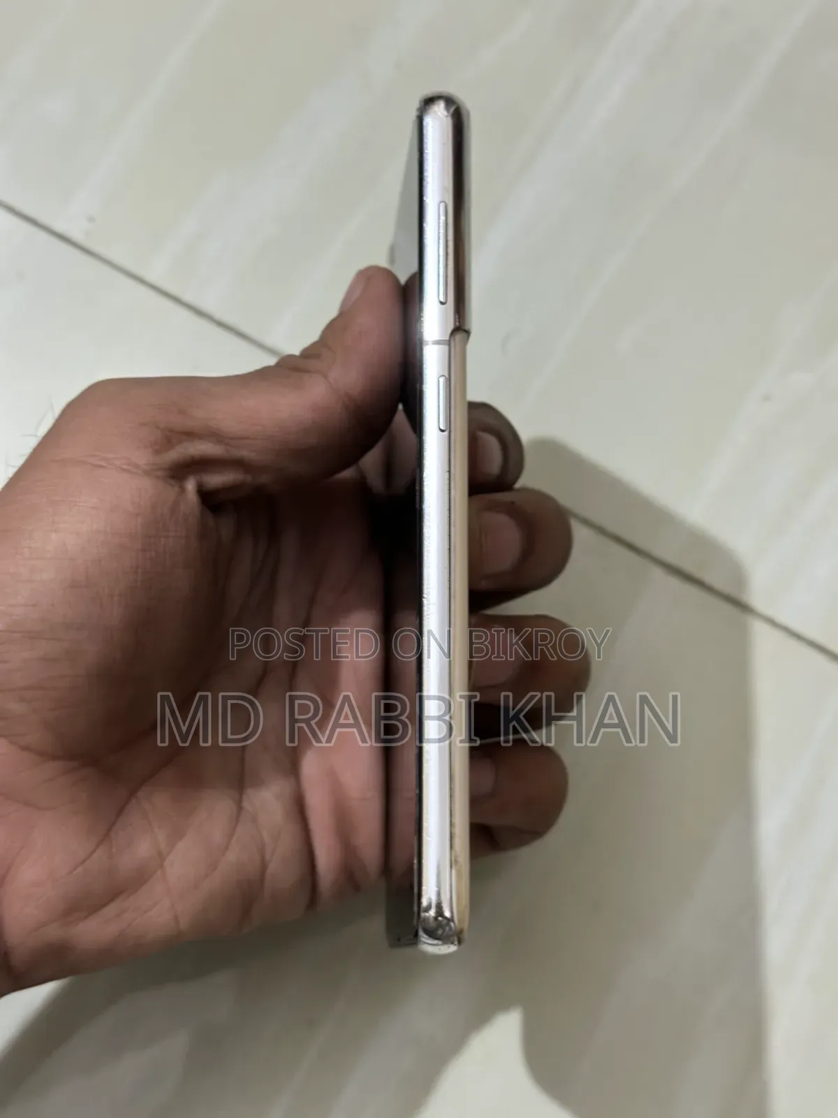 স্যামসাং গ্যালাক্সি এস২১ ৫জি ২৫৬ জিবি সাদা