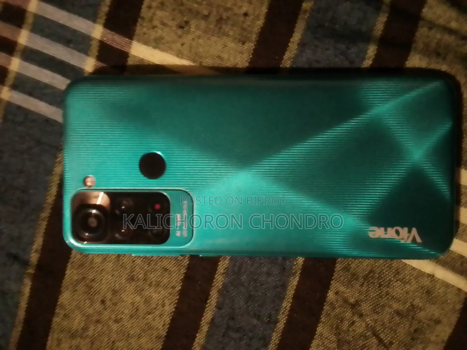 New Vfone 32 GB Green