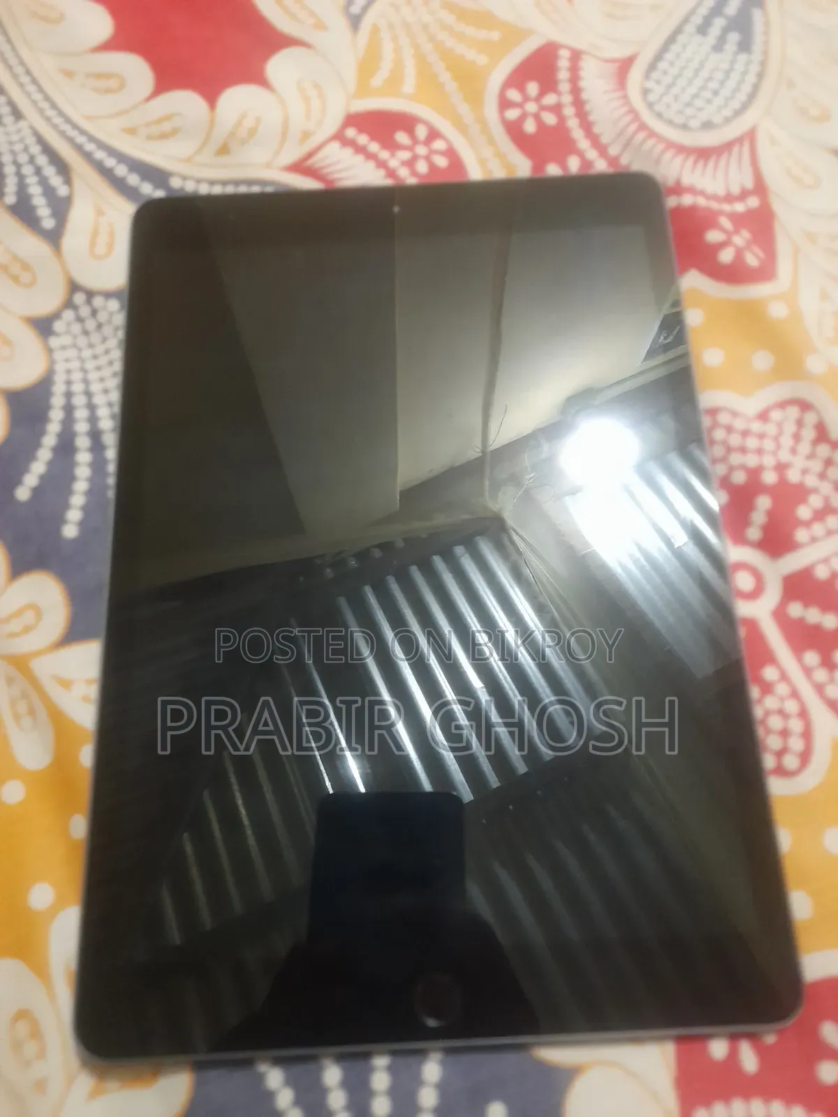 Apple iPad Wi-Fi 32 GB Gray