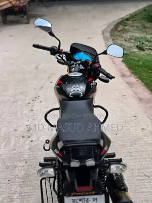 Bajaj Pulsar 150 2025 Black