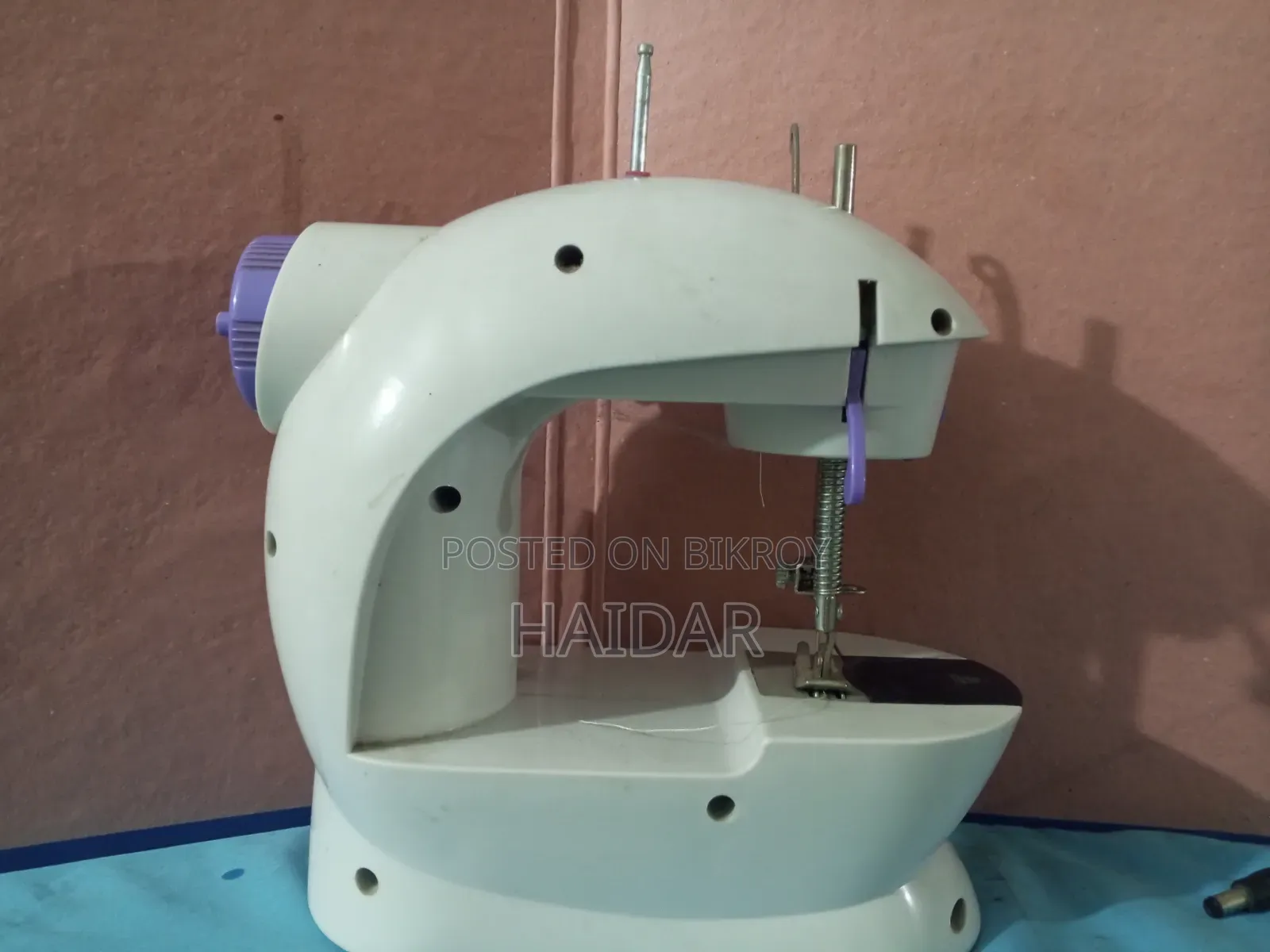Mini Sewing Machine