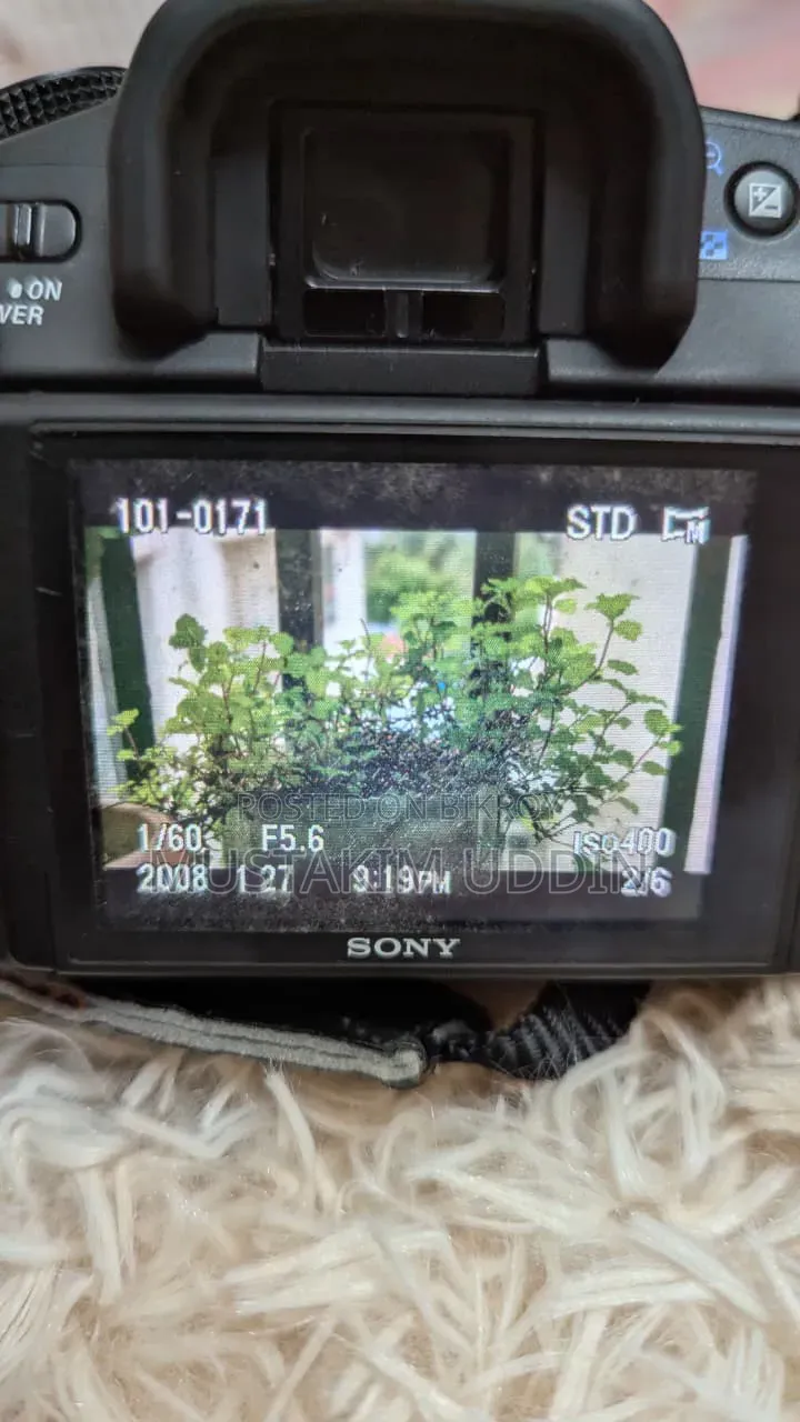Sony Alpha DSLR A350 Camera with 75-300 Lens and Charger