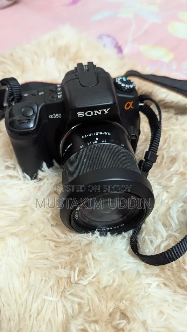 Sony Alpha DSLR A350 Camera with 75-300 Lens and Charger