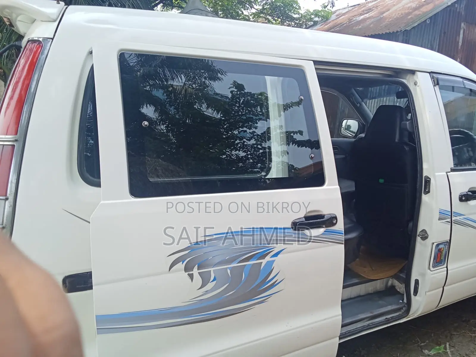 Toyota Noah 2.0 AWD (8 Seater) 2005 White