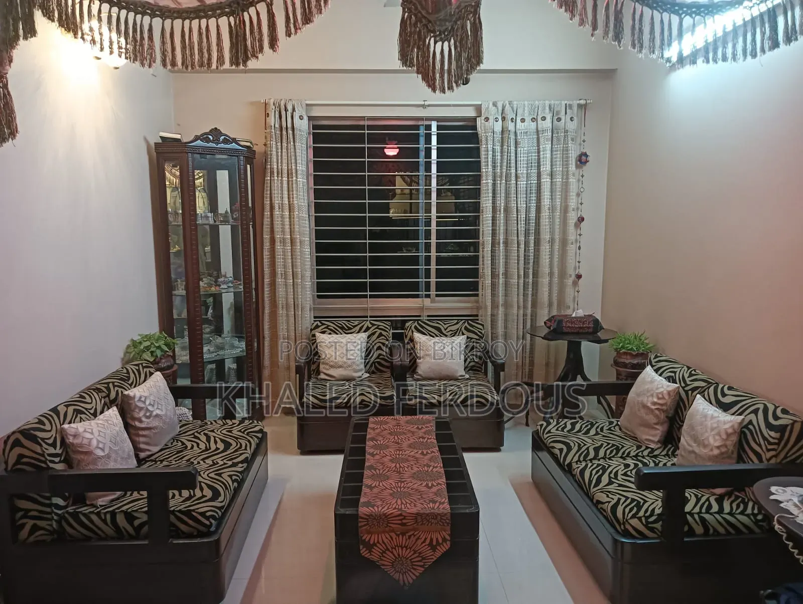 সোফা (২+২+১+১), কর্নার শোকেস, সেন্টার টেবিল, গাছের শিকড়ের গ্লাস টেবিল