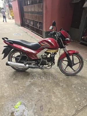Mahindra Centuro 2016 Red