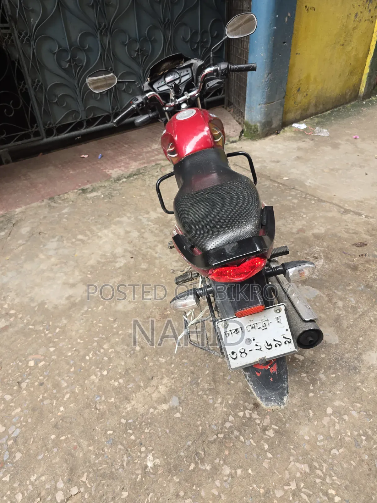 Mahindra Centuro 2016 Red