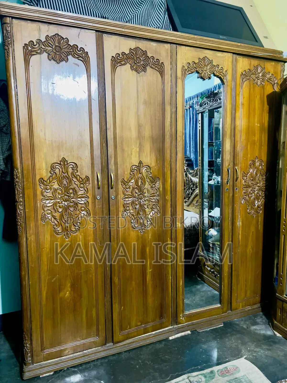 Teak Wood Almirah