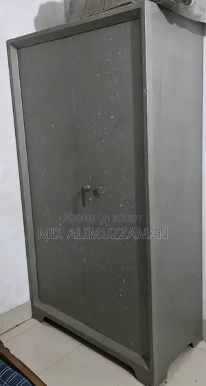 Steel Almira