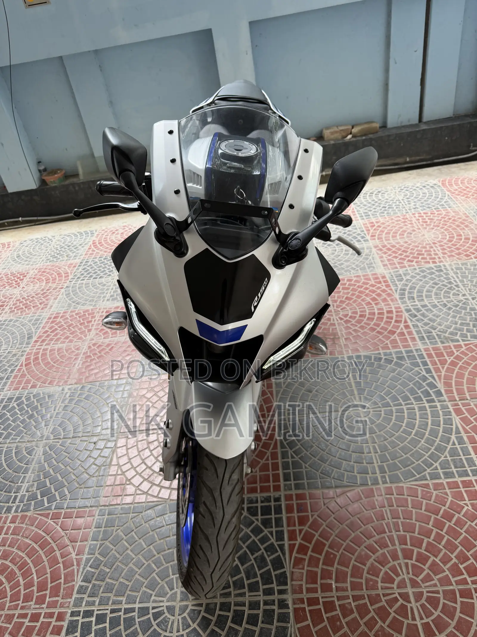 Yamaha R1 2026 Silver