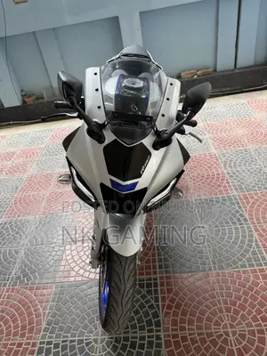 Yamaha R1 2026 Silver