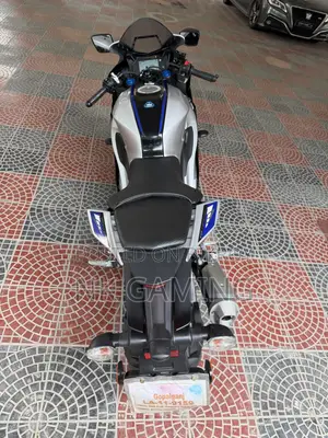 Yamaha R1 2026 Silver