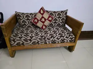 ব্যবহৃত আসবাবপত্র