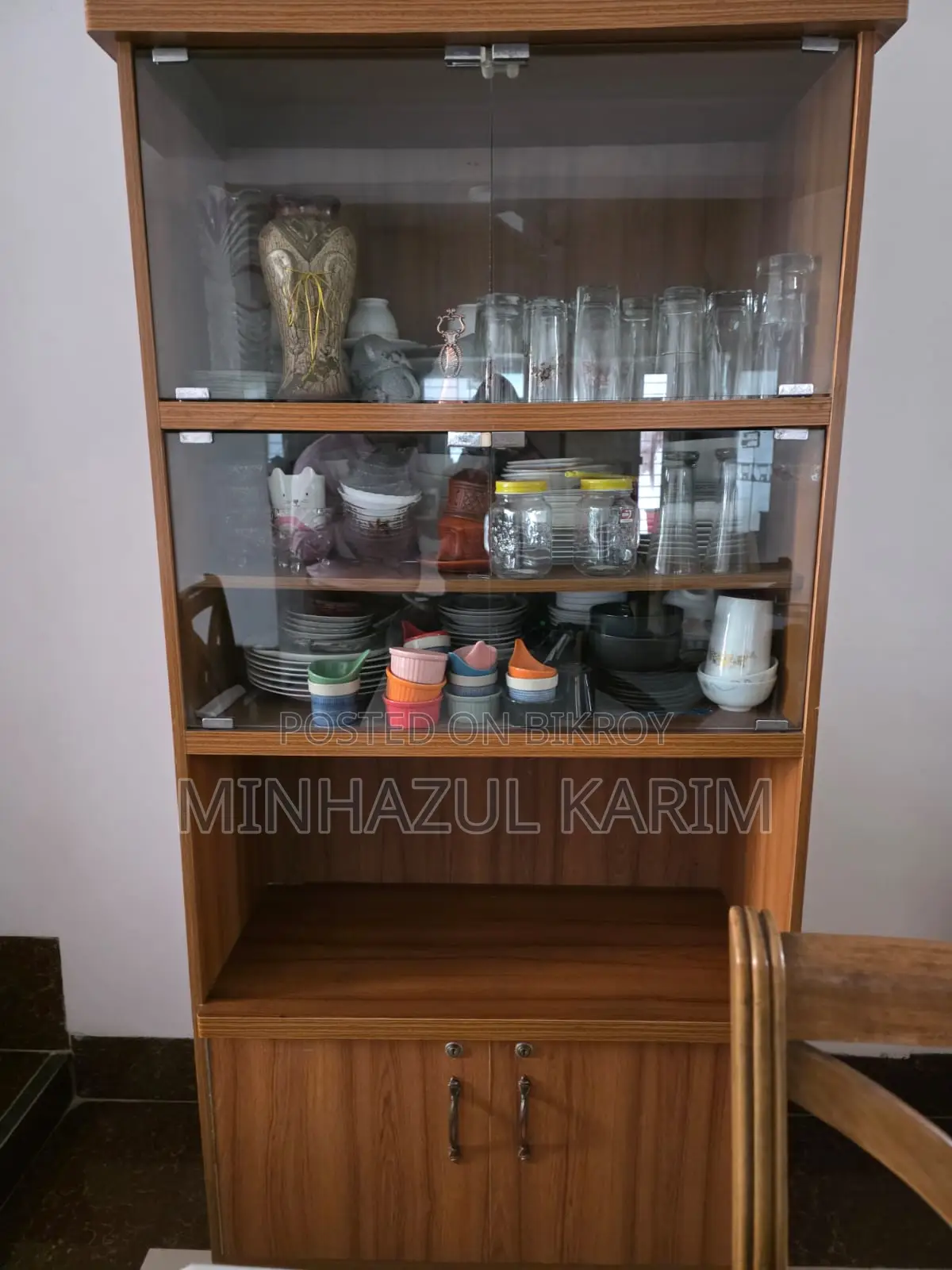 ব্যবহৃত আসবাবপত্র