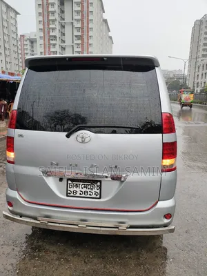 Toyota Voxy 2002 Silver