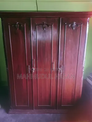 Three-door Koroi wood wardrobe