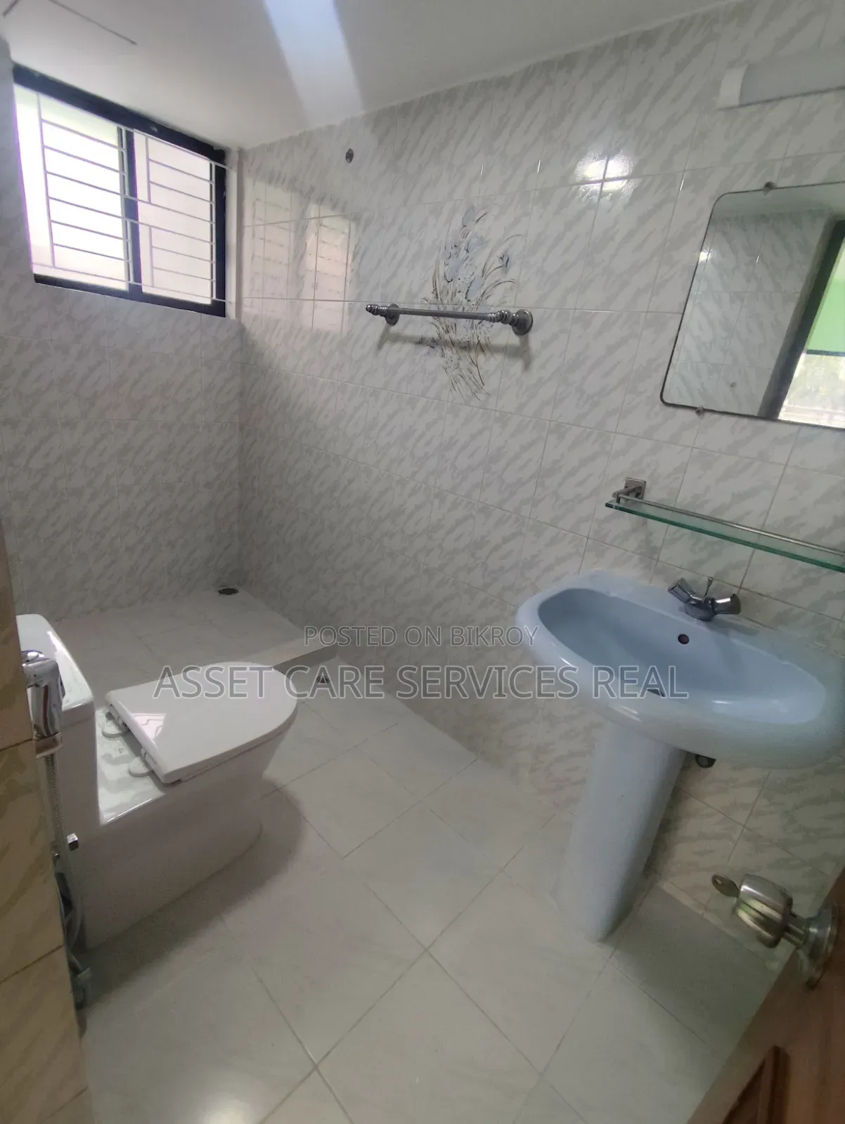 গুলশানে ভাড়ার জন্য ৩ বেডরুমের ফার্নিশড অ্যাপার্টমেন্ট
