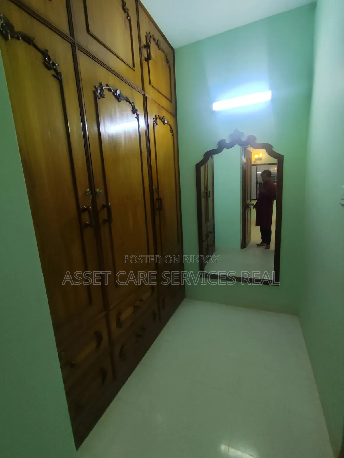 গুলশানে ভাড়ার জন্য ৩ বেডরুমের ফার্নিশড অ্যাপার্টমেন্ট