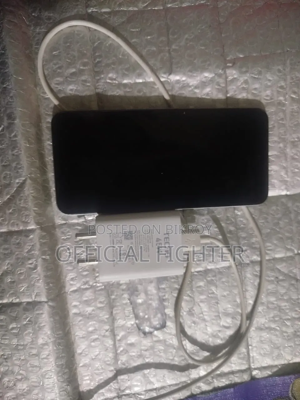 নতুন টেকনো স্পার্ক ৪০ ১২৮ জিবি সাদা