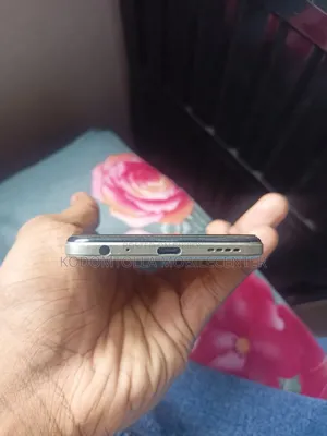 Vivo Y33s 128 GB Yellow