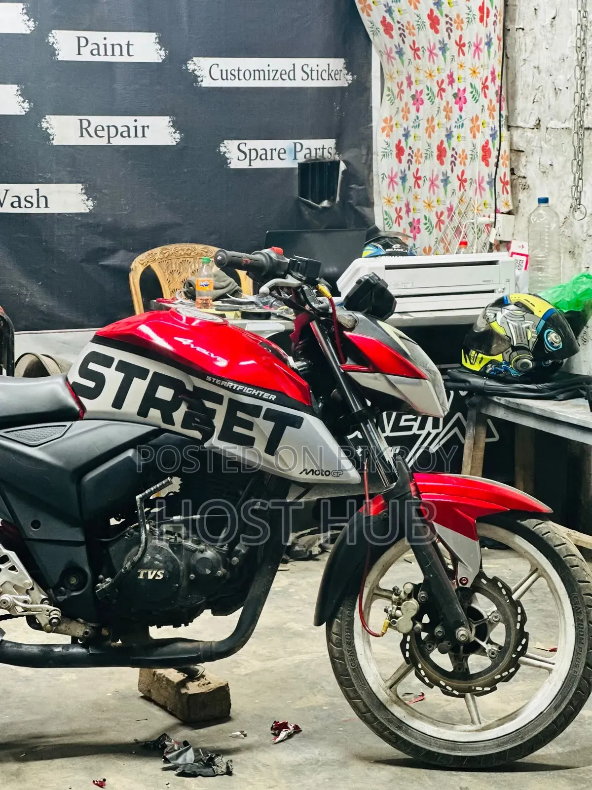 নতুন টিভিএস অ্যাপাচি ১৬০ ৪ভি ২০২২ লাল