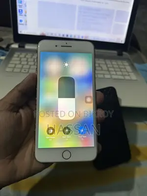 Apple iPhone 8 Plus 64 GB Gold