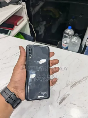স্যামসাং গ্যালাক্সি এ৭০ ১২৮ জিবি কালো
