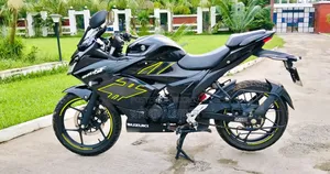নতুন Suzuki Gixxer SF FI ২০২৫ ব্ল্যাক