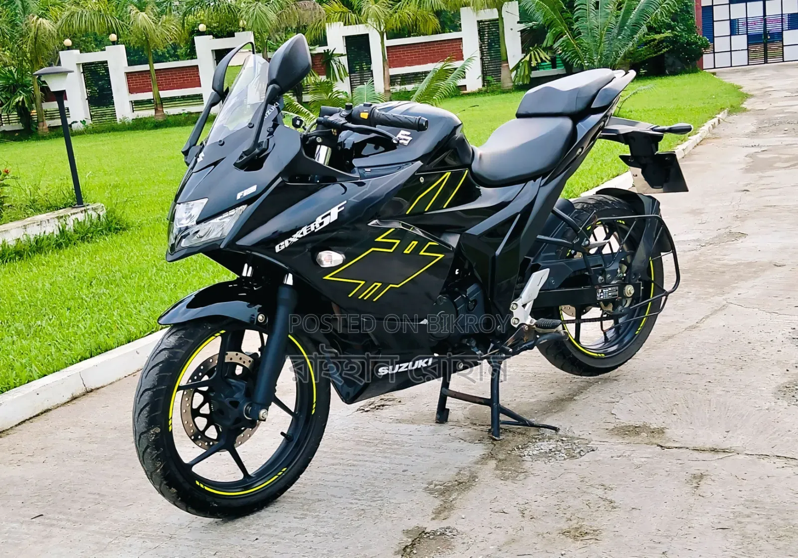 নতুন Suzuki Gixxer SF FI ২০২৫ ব্ল্যাক