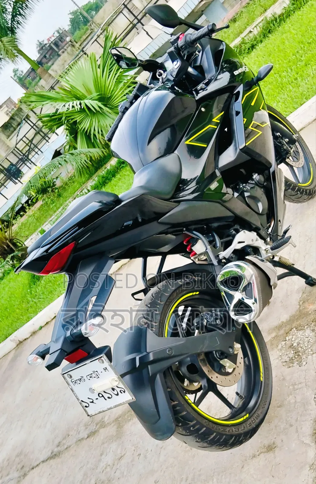 নতুন Suzuki Gixxer SF FI ২০২৫ ব্ল্যাক