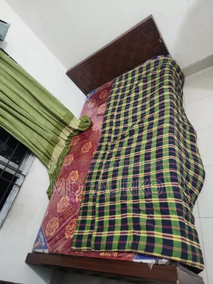 অফার :- "সম্পূর্ণ নতুনের মতো খাট ও মেট্রেস বিক্রয় হবে – খুবই কম দামে