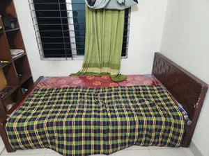 অফার :- "সম্পূর্ণ নতুনের মতো খাট ও মেট্রেস বিক্রয় হবে – খুবই কম দামে