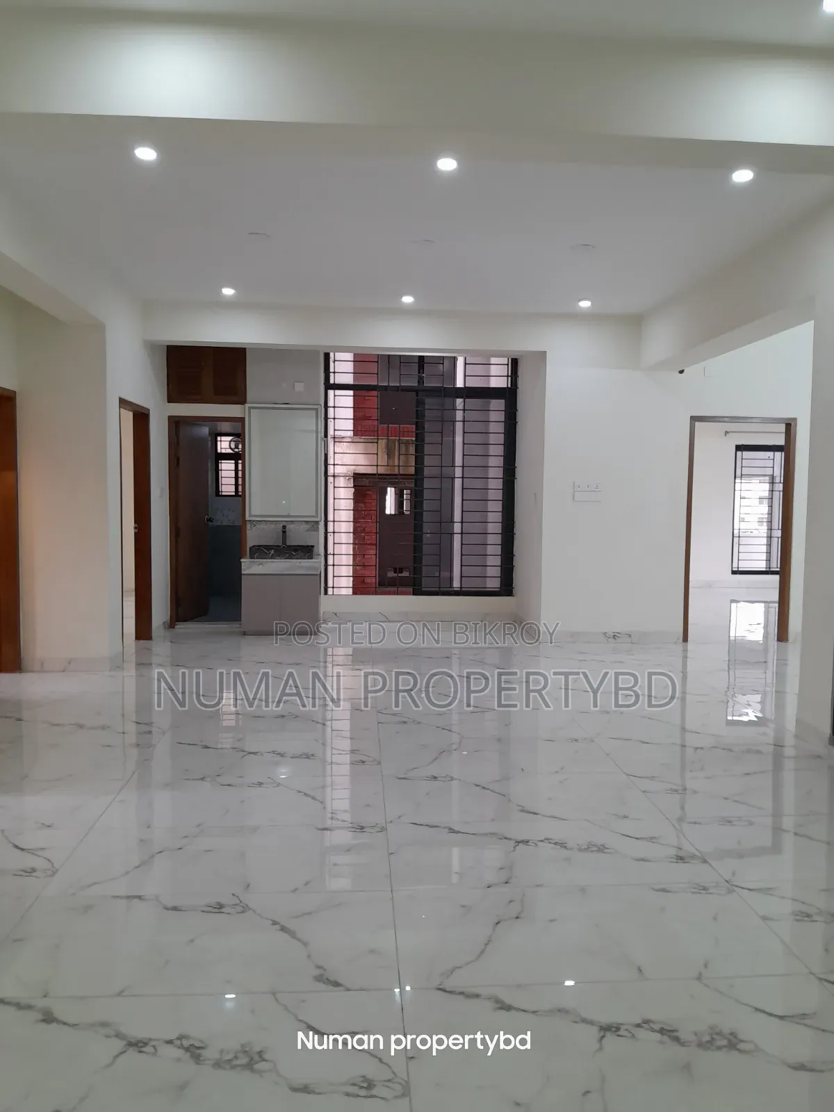 3-bedroom Apartment in Numan Property Bd, Basundhara for Sale