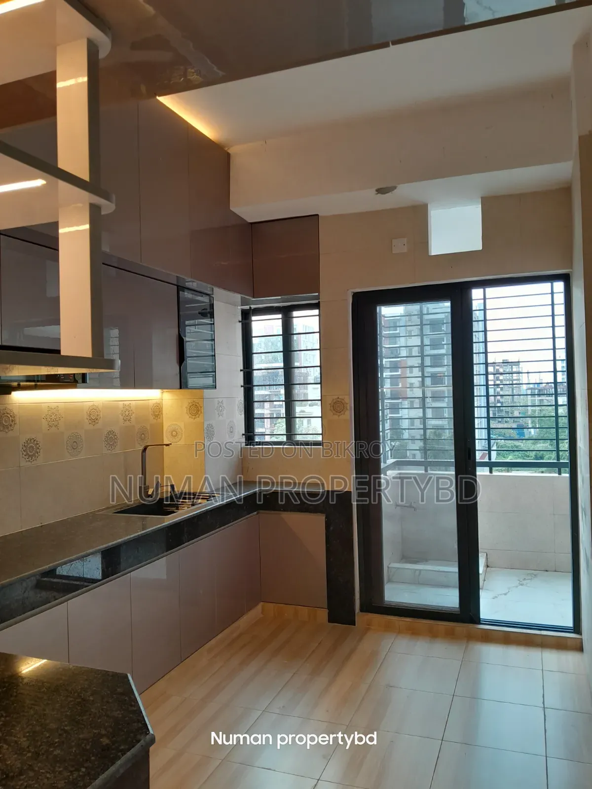 3-bedroom Apartment in Numan Property Bd, Basundhara for Sale