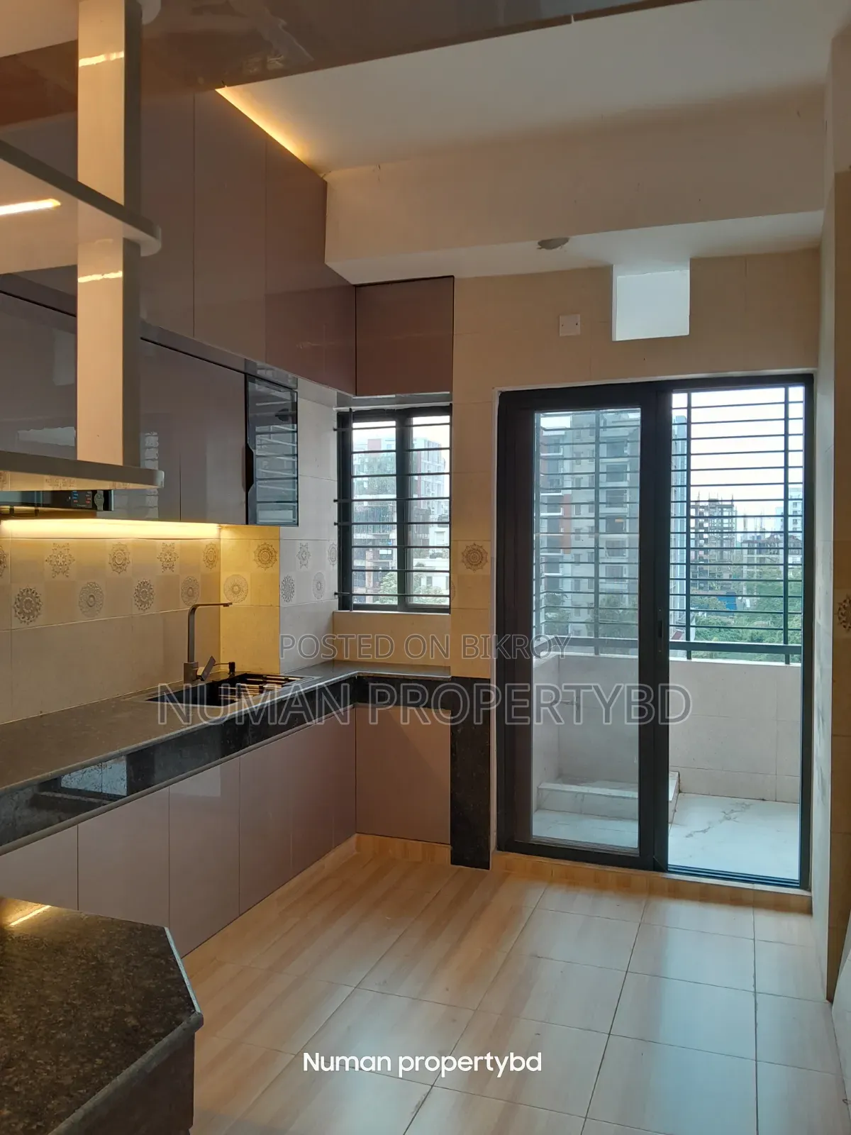 3-bedroom Apartment in Numan Property Bd, Basundhara for Sale