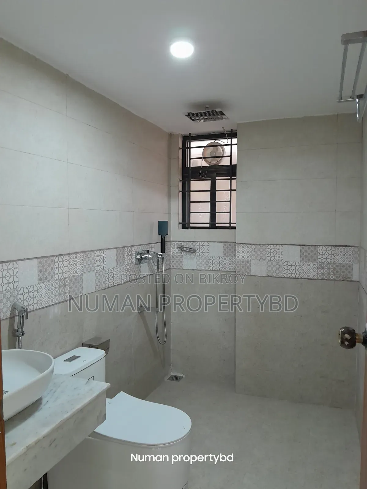 3-bedroom Apartment in Numan Property Bd, Basundhara for Sale