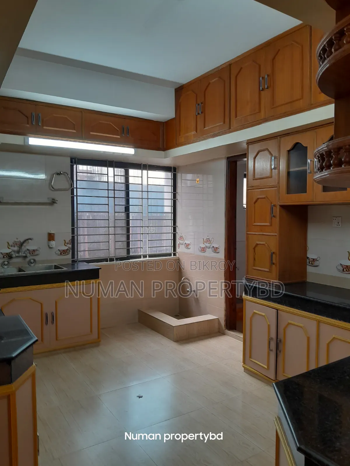 4-bedroom Apartment in Numan Property Bd, Basundhara for Rent