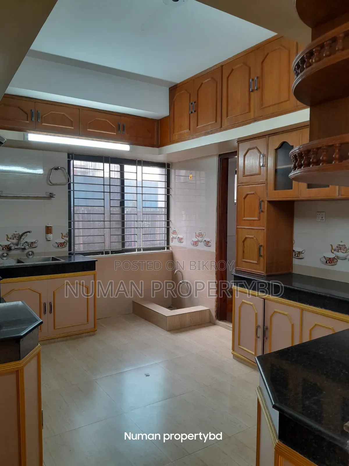 4-bedroom Apartment in Numan Property Bd, Basundhara for Rent