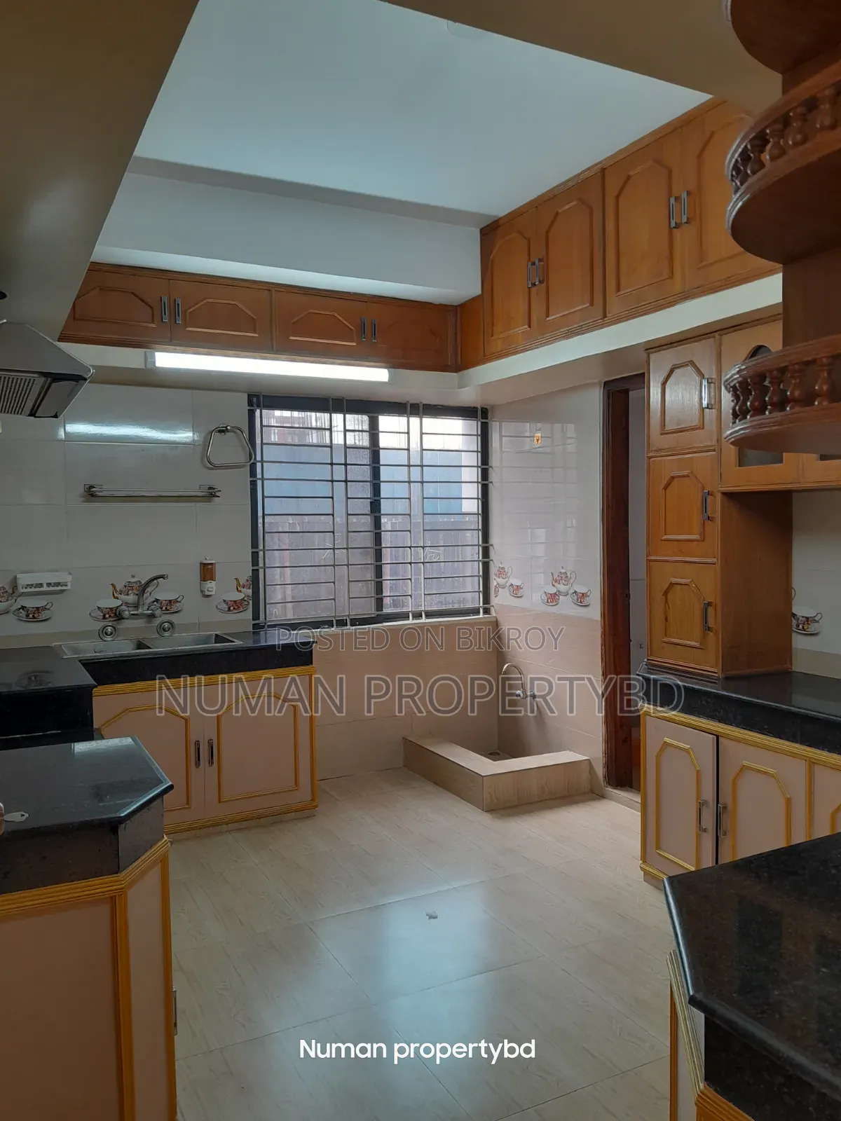 4-bedroom Apartment in Numan Property Bd, Basundhara for Rent