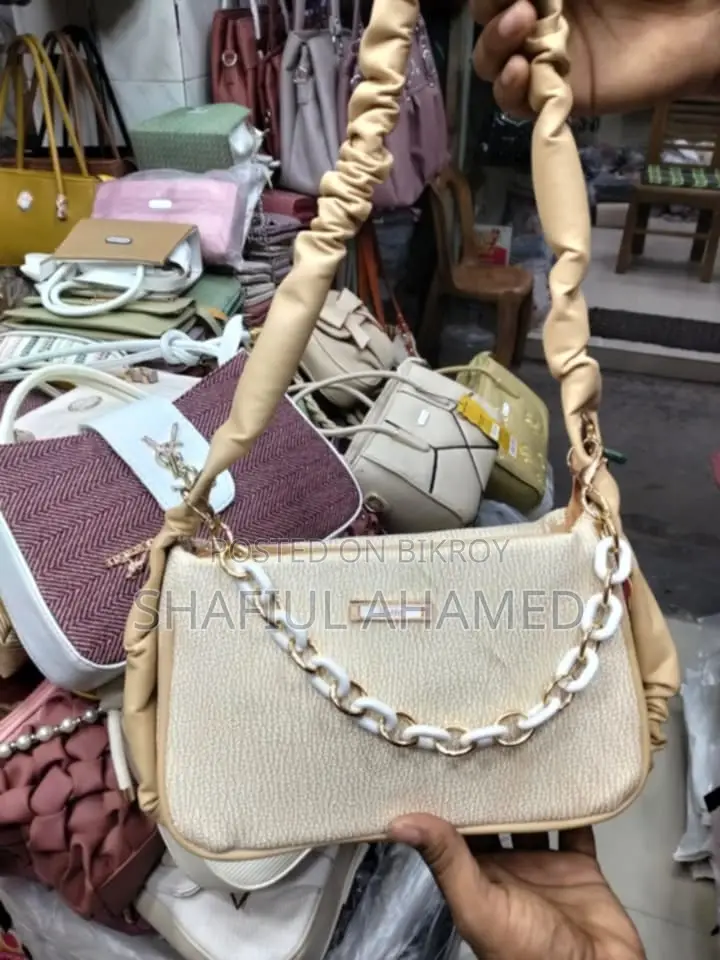 লেডিস স্টাইলিশ হ্যান্ডব্যাগ। মেয়েদের সাইড ব্যাগ প্রিমিয়াম কোয়ালিটি।