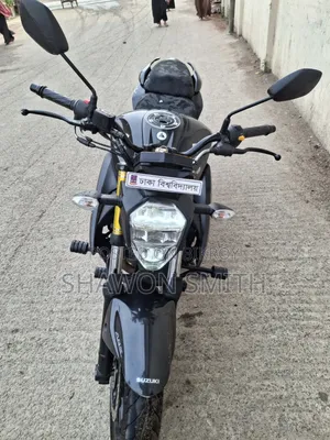 সুজুকি জিক্সার ২৫০ ২০২৫ কালো