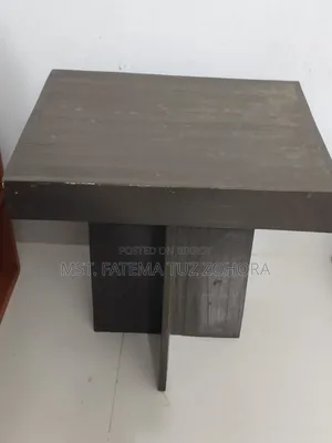 টি টেবিল উড