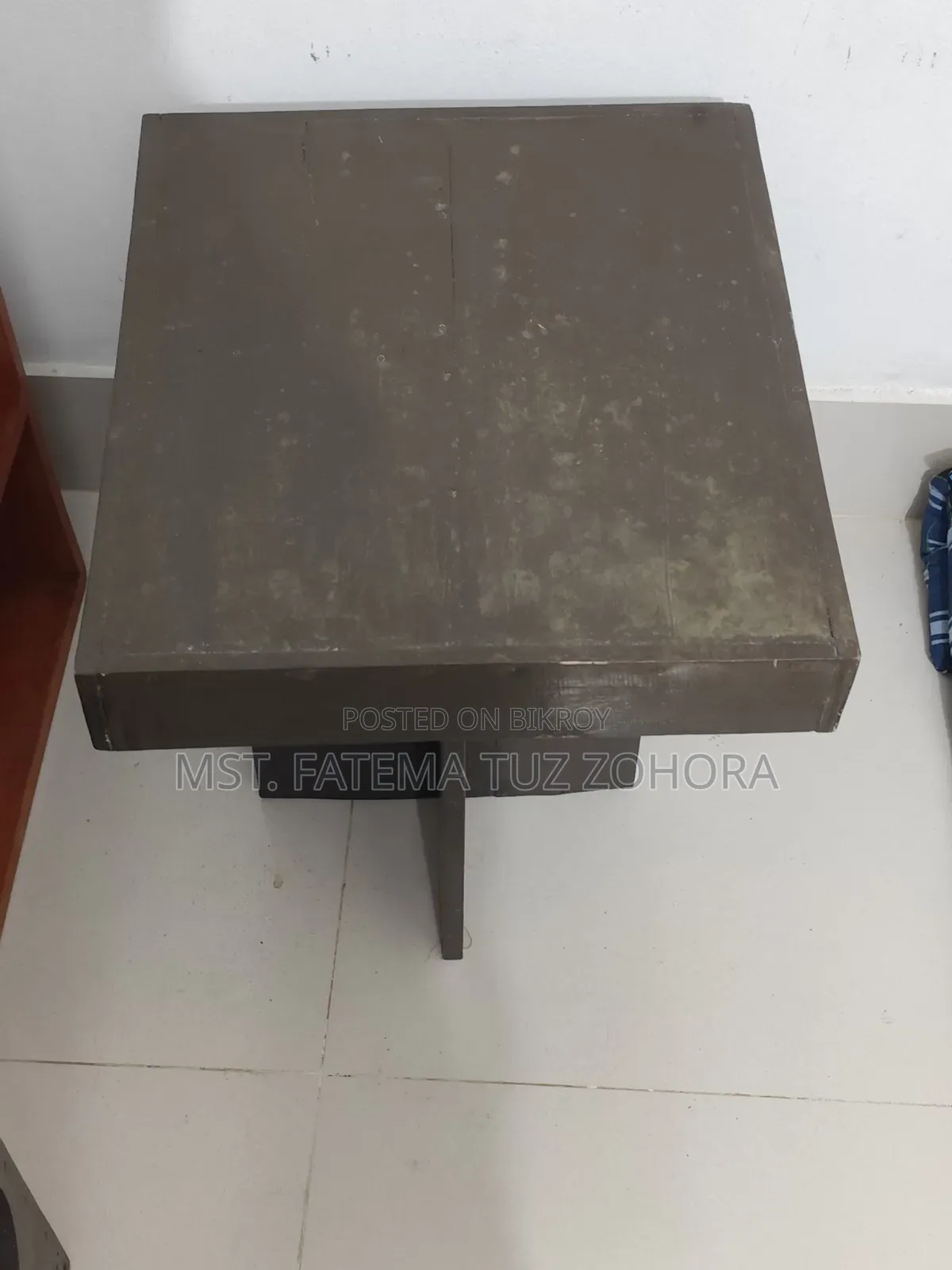 টি টেবিল উড