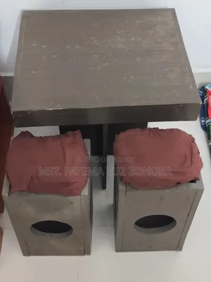 টি টেবিল উড