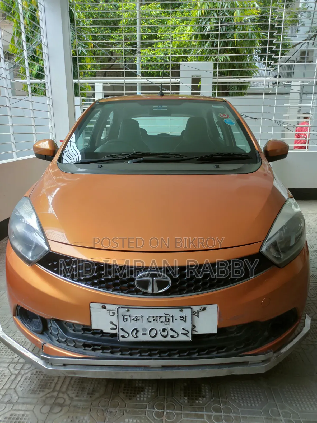 Tata Tiago 2018 Orange