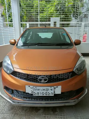 Tata Tiago 2018 Orange