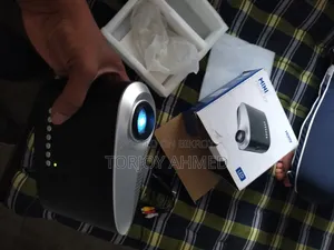 নতুনের মত একটি প্রজেক্টর বিক্রি হবে